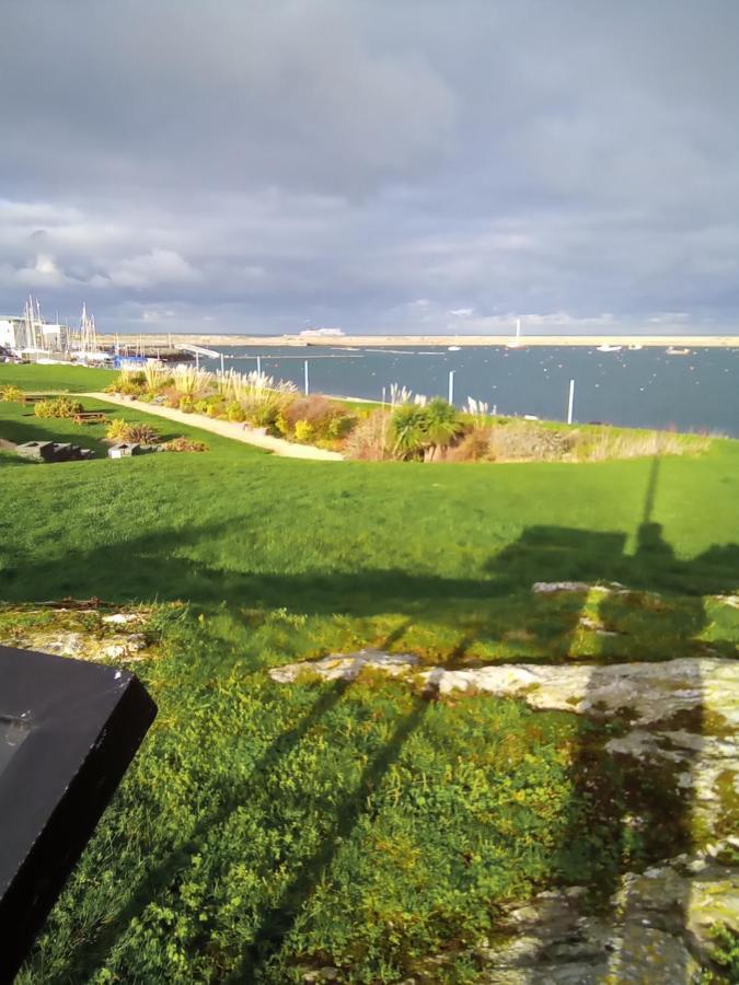Applebys Guest House Holyhead Exteriör bild