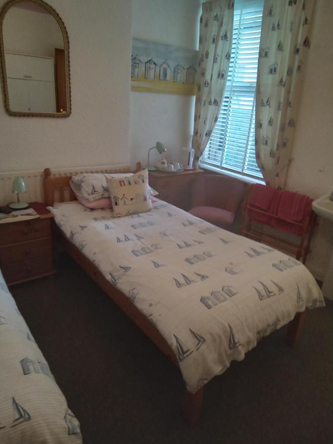 Applebys Guest House Holyhead Exteriör bild